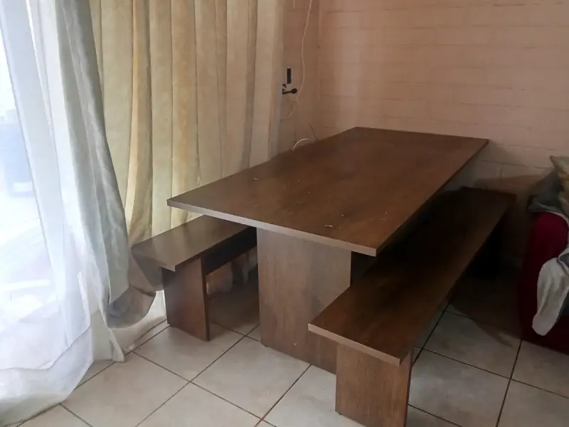 Juego de comedor con bancas