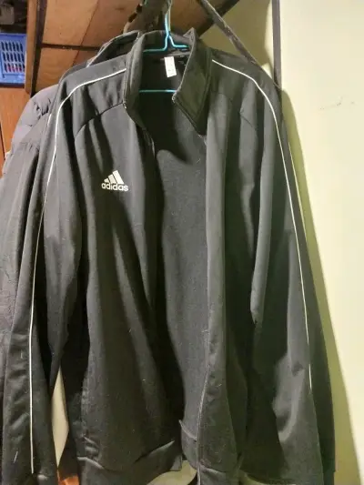 Chaqueta deportiva negra Adidas - miniatura 1
