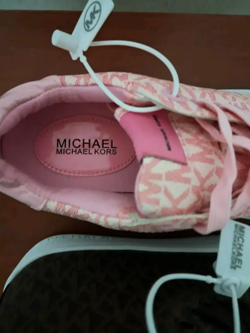 Zapatillas rosadas MK - 2