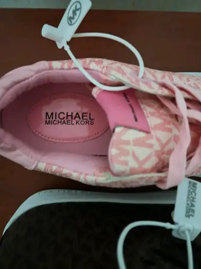 Zapatillas rosadas MK - miniatura 2