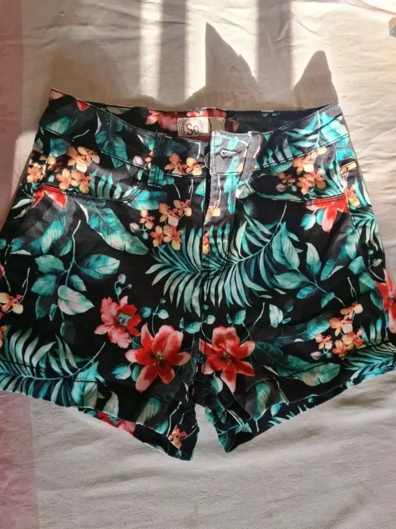 Shorts floreado mujer