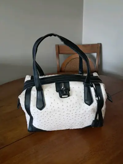 Cartera Guess - miniatura 1