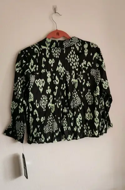 Blusa estampada verde y negro - miniatura 6