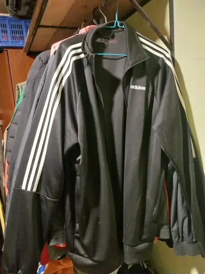 Chaqueta deportiva negra Adidas - miniatura 1
