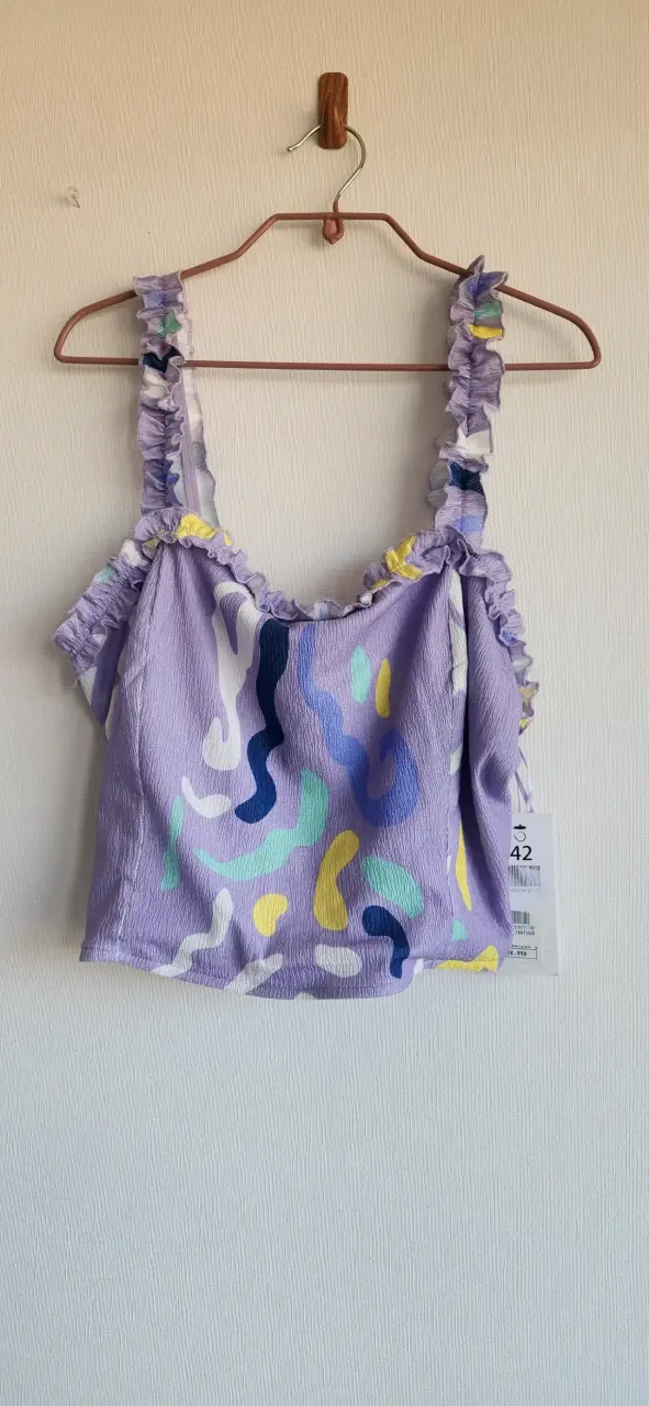 Top lila estampado con volantes - 1