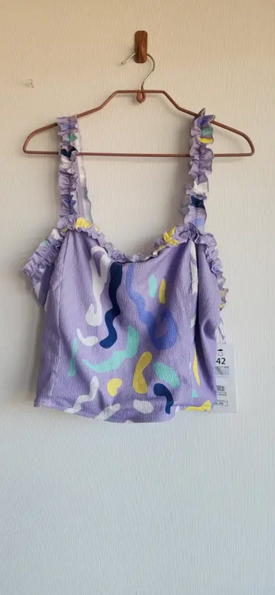 Top lila estampado con volantes - miniatura 1