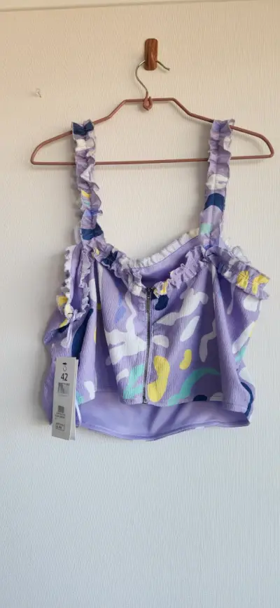 Top lila estampado con volantes - miniatura 4