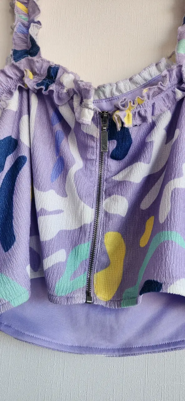 Top lila estampado con volantes - 5