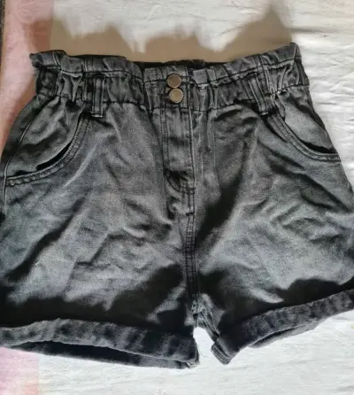 Shorts de mezclilla negro - miniatura 1