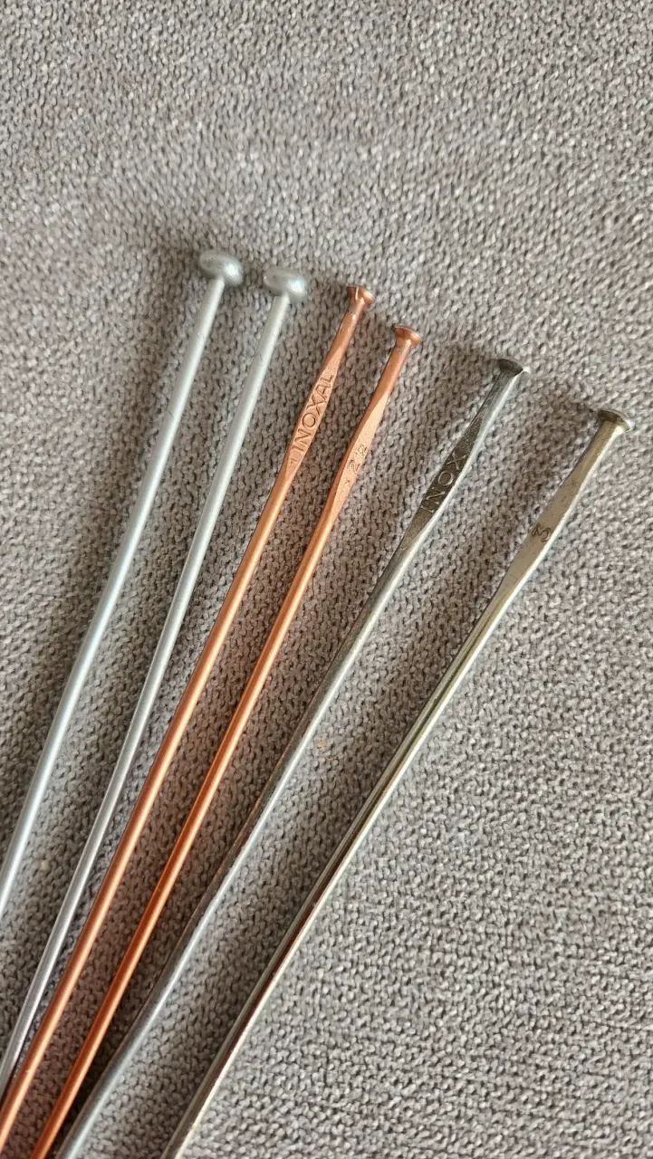 Set de palillos para tejer metálicos - 1