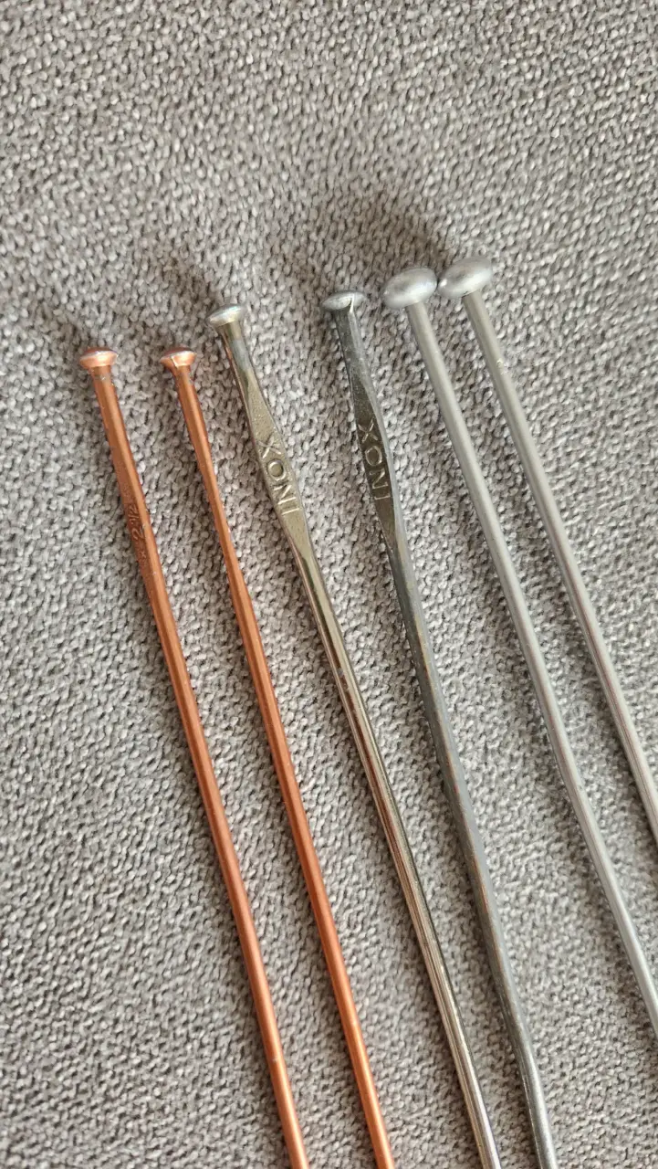 Set de palillos para tejer metálicos - 2