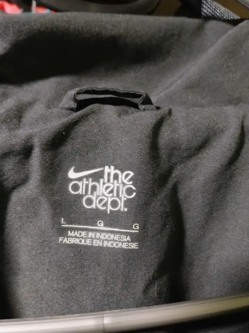 Chaqueta deportiva negra - 2