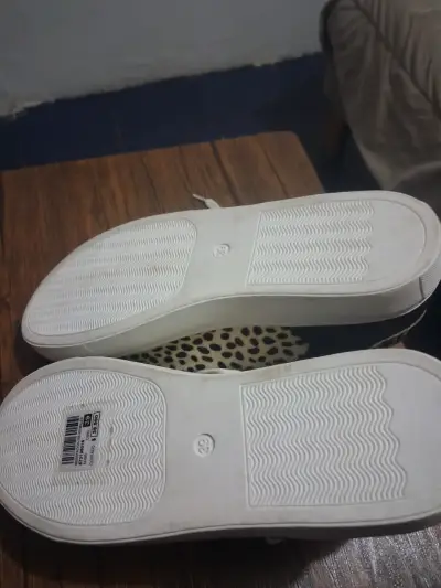 Zapatillas blancas animal print - miniatura 2