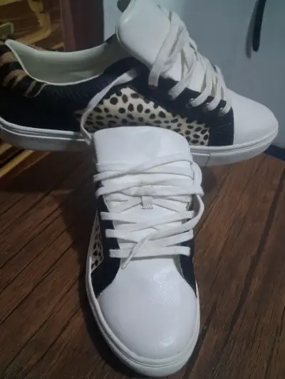 Zapatillas blancas animal print - miniatura 3