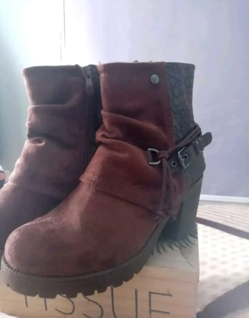 Botines marrones con tacón - 1