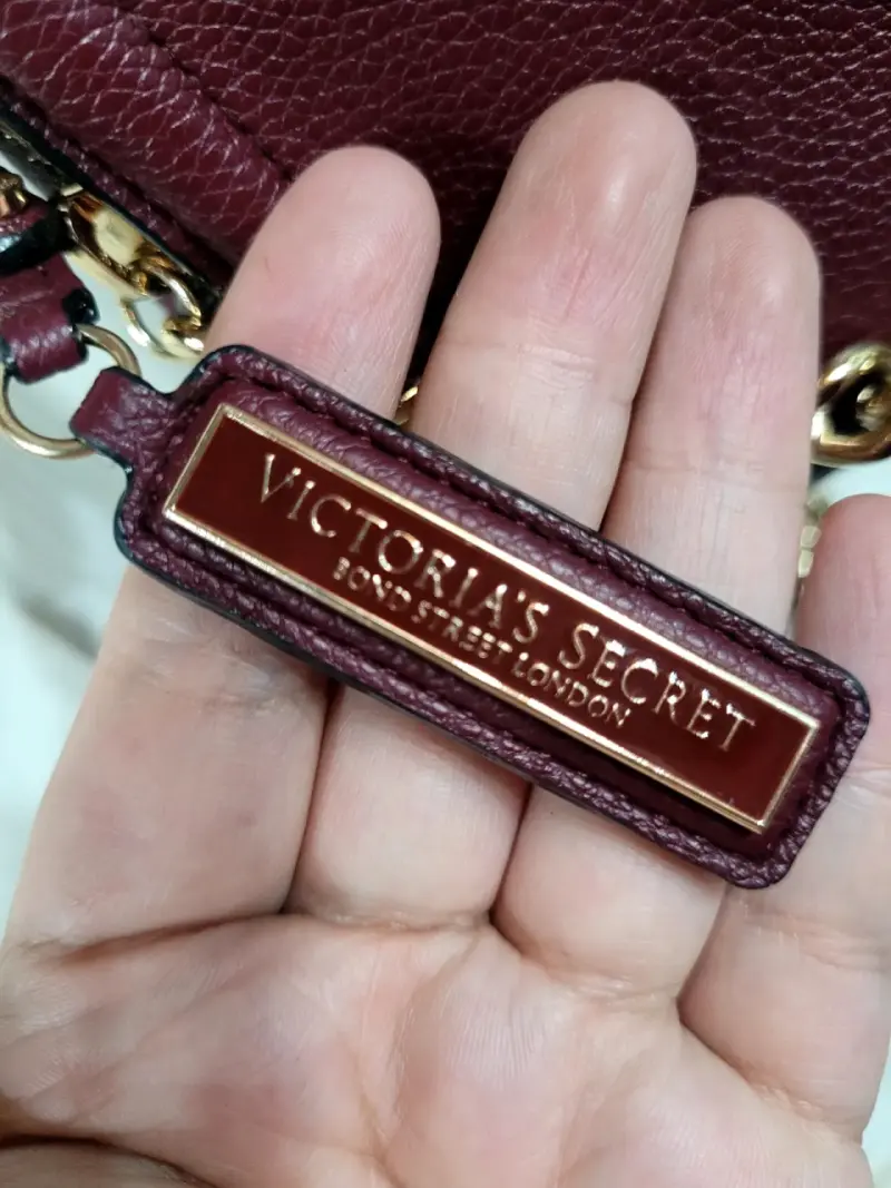 Mochila Victoria's Secret burdeo - 2