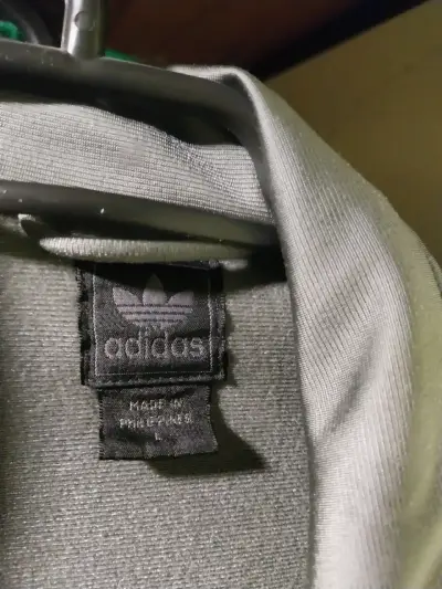 Chaqueta Adidas deportiva gris con tiras amarillas - miniatura 2