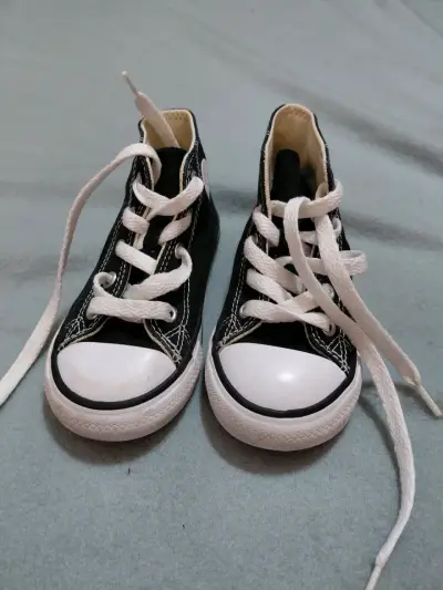 Zapatillas Converse negras para niños talla 23 - miniatura 2