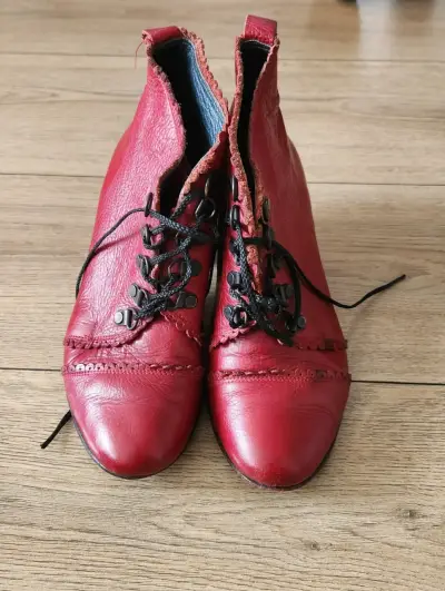 Botines rojos de cuero vintage - miniatura 1