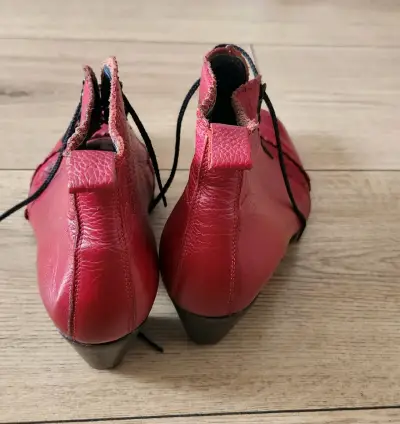 Botines rojos de cuero vintage - miniatura 4