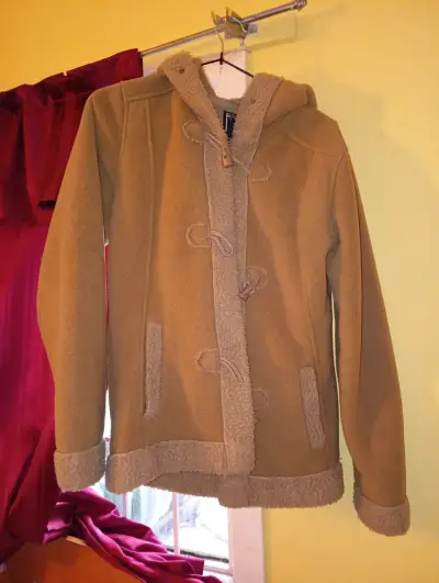 Abrigo beige con capucha - miniatura 1