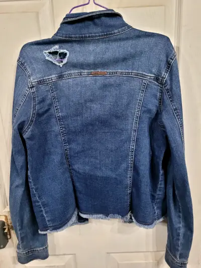 Chaqueta denim desgastada - miniatura 3