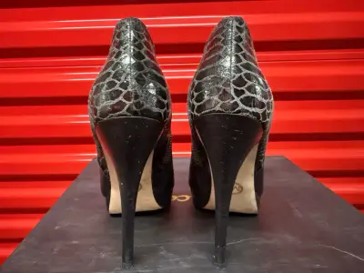 Botines negros con tacón alto - miniatura 3