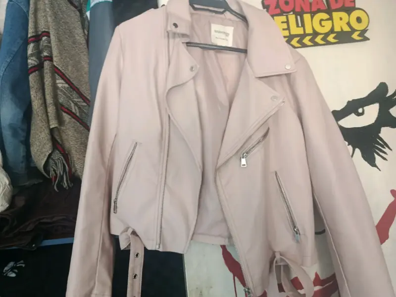 Chaqueta tipo biker rosa