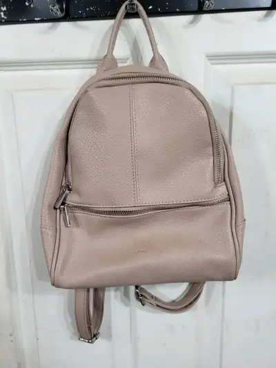 Mochila de eco cuero beige - miniatura 1