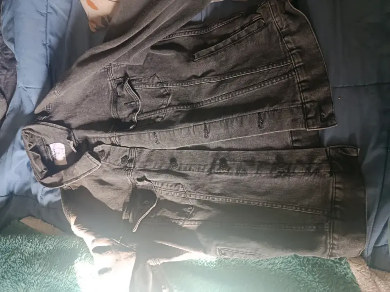 Chaqueta denim negra