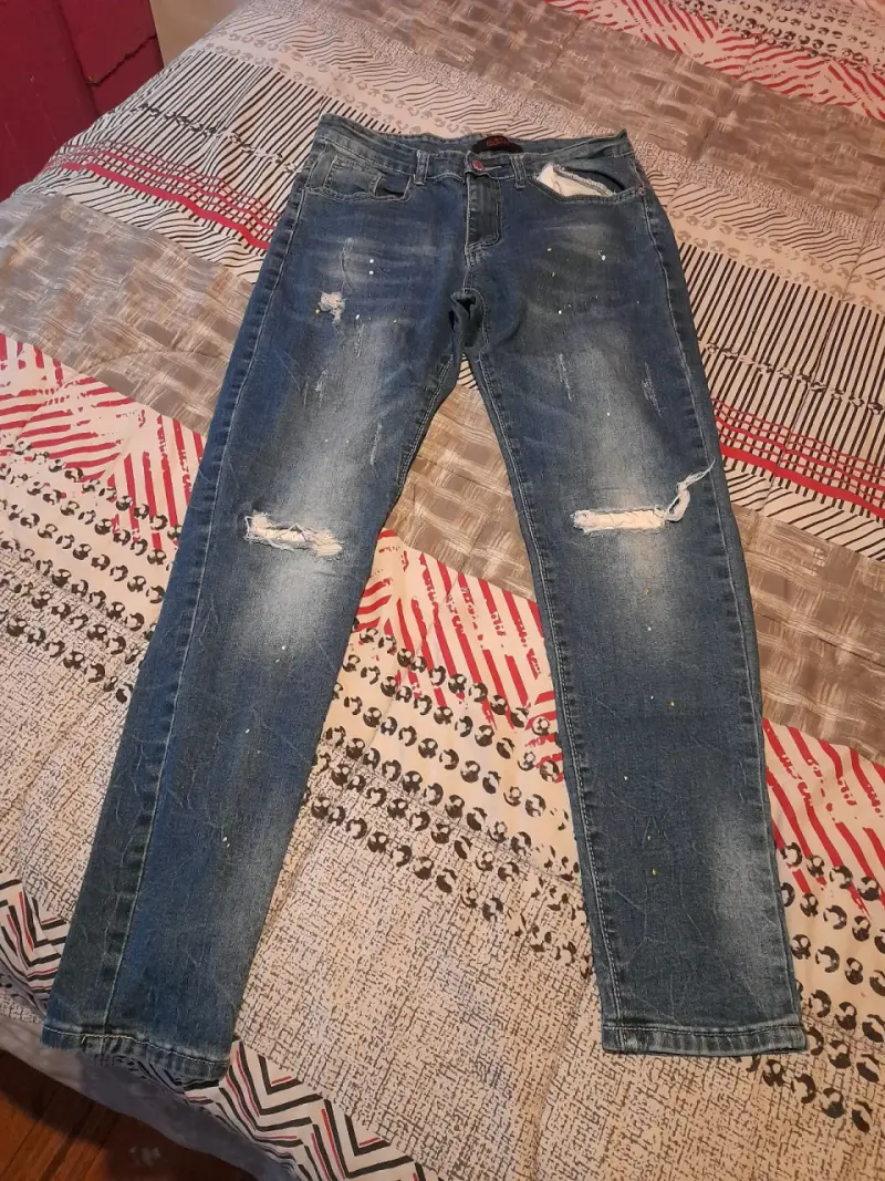 Jeans azules desgastados