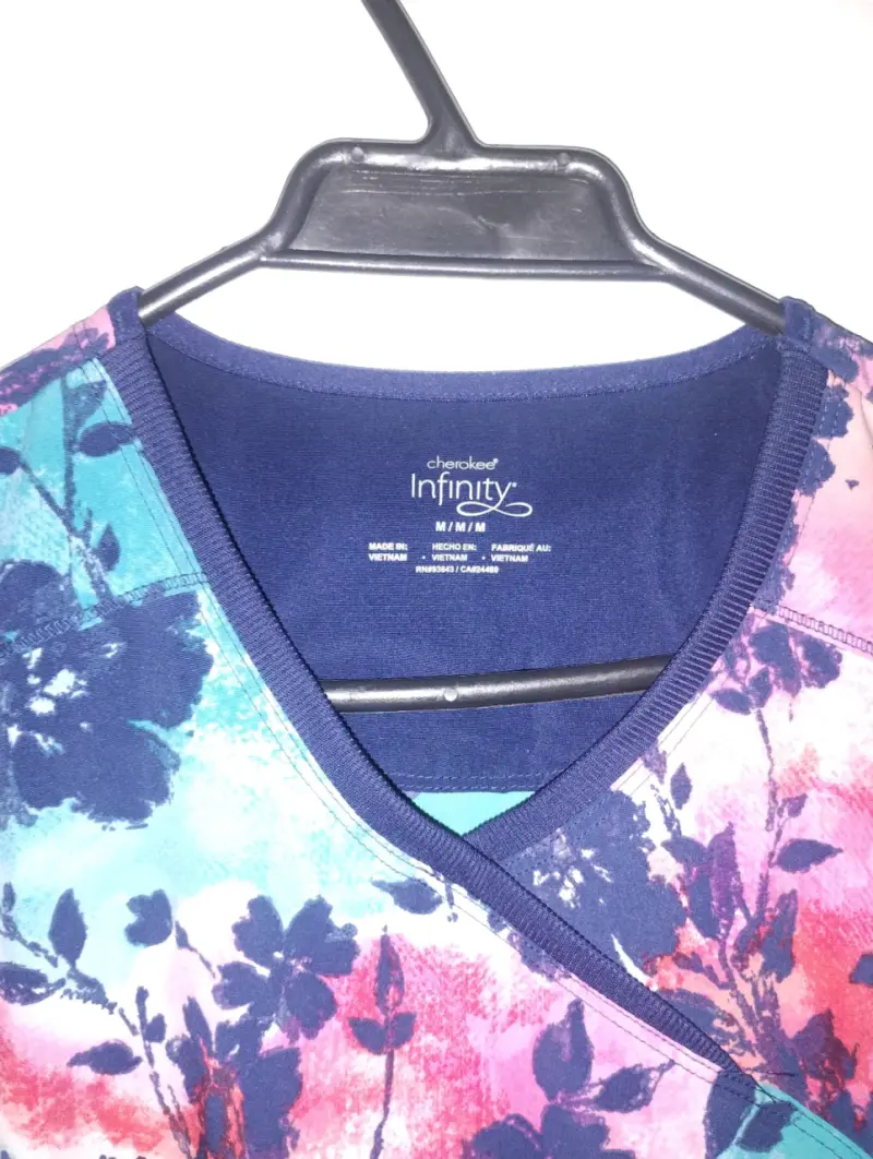 Blusa médica estampada floral - 3