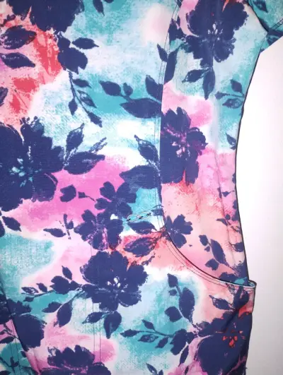 Blusa médica estampada floral - miniatura 4