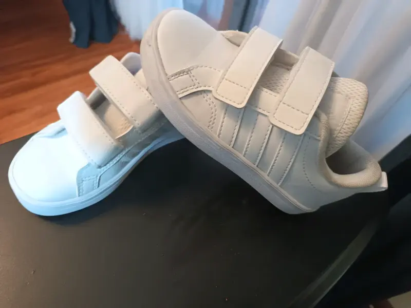 Zapatillas blancas Adidas N°28 - 2