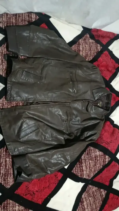 Chaqueta de cuero marrón - miniatura 1