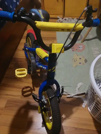 Bicicleta infantil azul y amarilla Altitude - miniatura 2