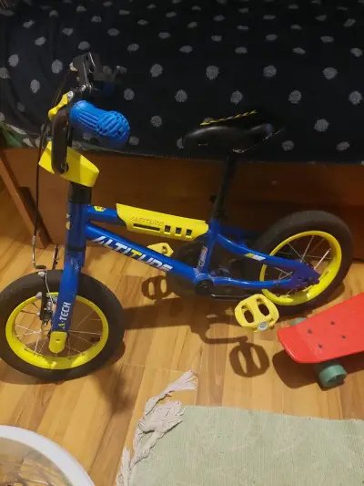 Bicicleta infantil azul y amarilla Altitude - miniatura 3