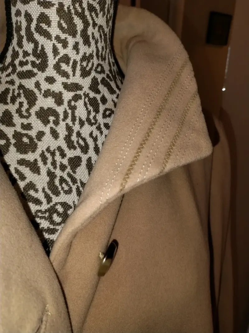 Abrigo beige clásico - 2