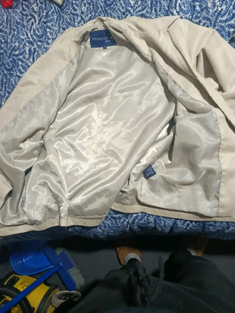 Chaqueta impermeable beige - 3