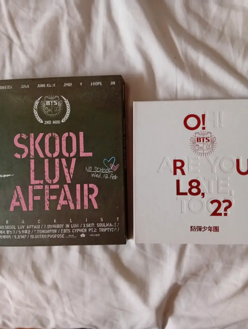 Álbumes BTS Skool Luv Affair y O!RUL8,2? - 1