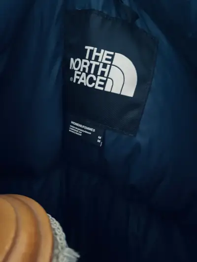 Chaqueta The North Face estampada nueva original M - miniatura 3