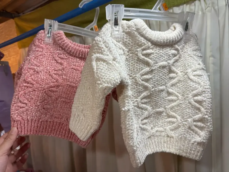 Suéteres tejidos infantiles rosa y blanco - 1