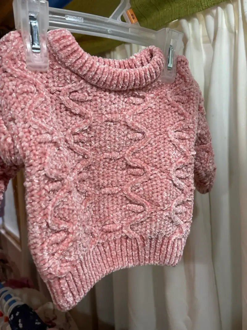Suéteres tejidos infantiles rosa y blanco - 3
