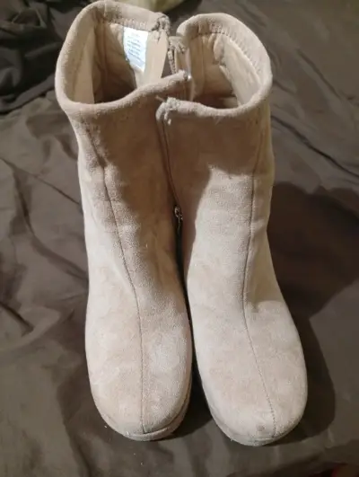 Botines beige de gamuza - miniatura 2