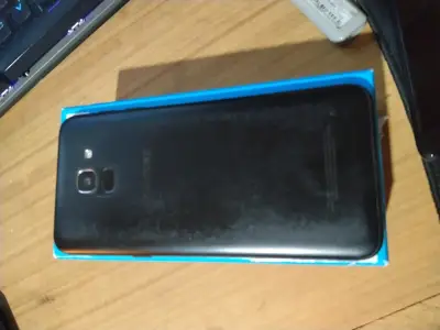 Celular Samsung galaxy J6 usado - miniatura 1