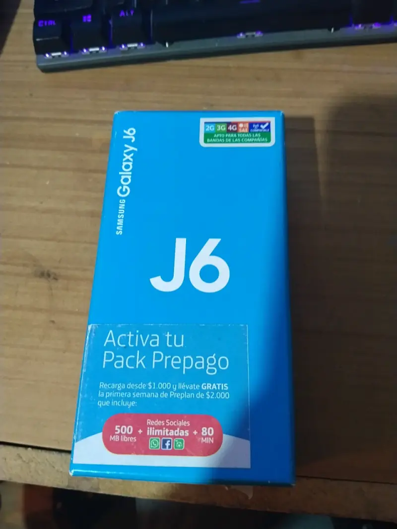 Celular Samsung galaxy J6 usado - 3