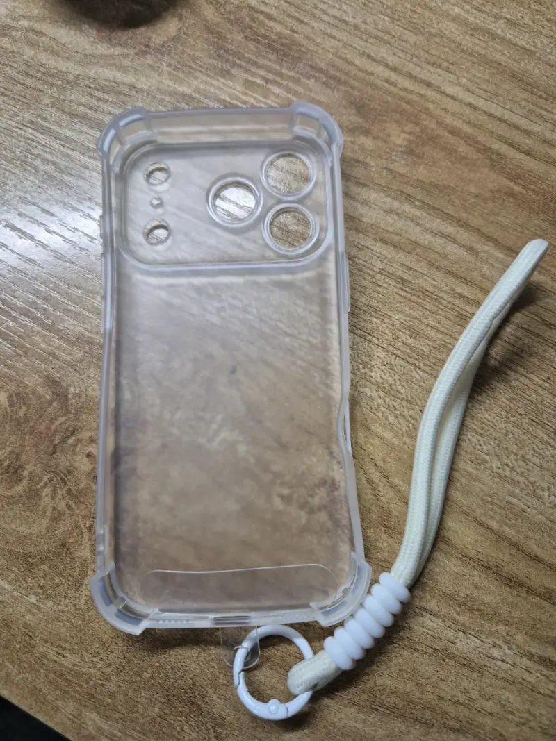 Funda iPhone 17 pro - 1