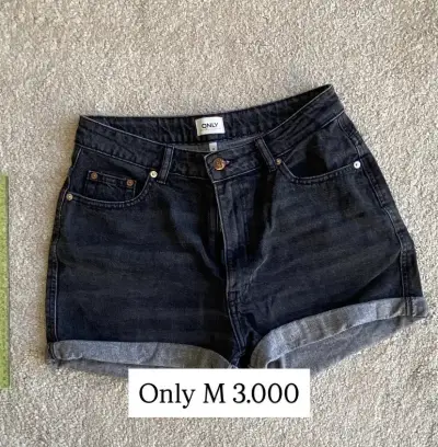 Poleras, short y jeans - miniatura 2