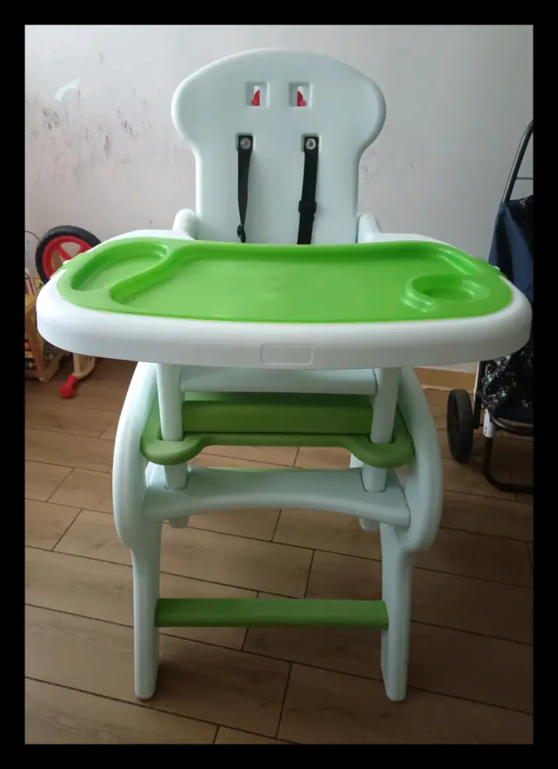 Silla alta para bebé verde y blanca - 2
