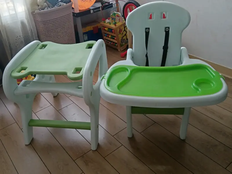 Silla alta para bebé verde y blanca - 3